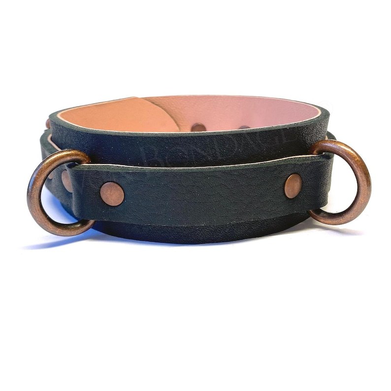 Caresse de Cuir BDSM leash and collar Brown leather BDSM collar and leash, handmade by Caresse de Cuir