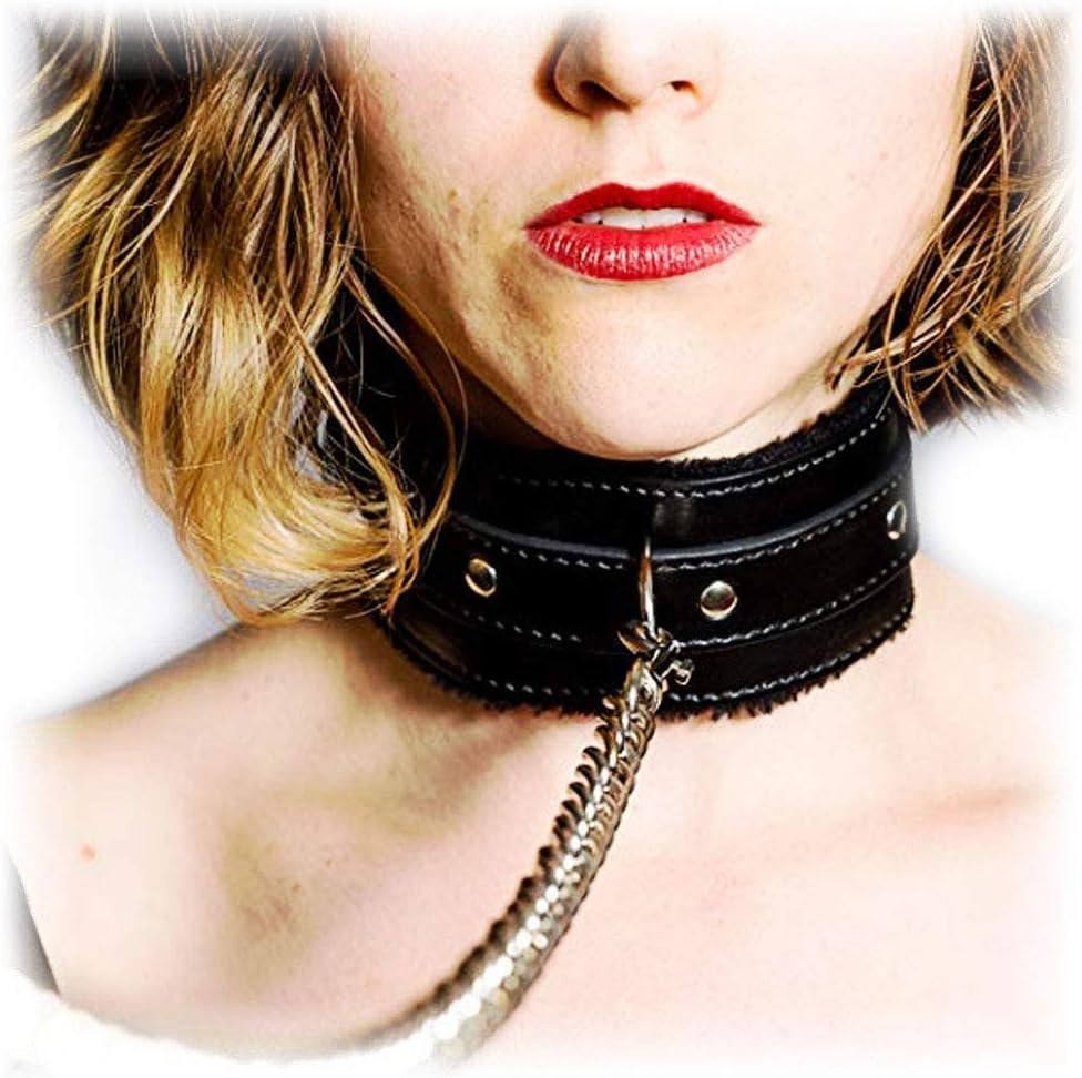 Pulsion-SM BDSM leash and collar Black and red BDSM collar worn, fetish style like Pulsion-SM